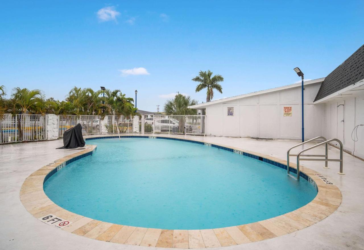 Motel 6-Fort Myers, Fl North Fort Myers Eksteriør bilde